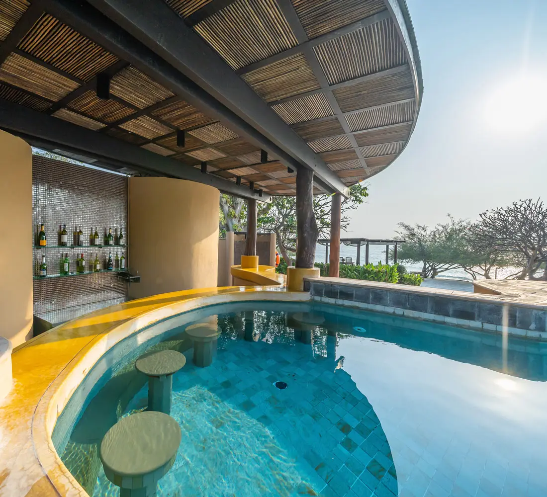 Pool Bar